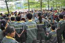 2014-11-21 02 China-Καθαρίστριες2