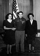 2025 05 21 29 Frankie Hansen his wife and his mother sm